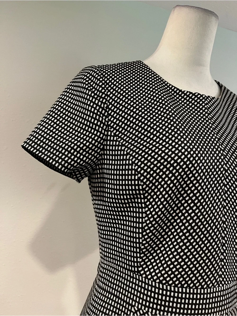 J. Crew Black & White Short cap Sleeve Sheath Dress size 8